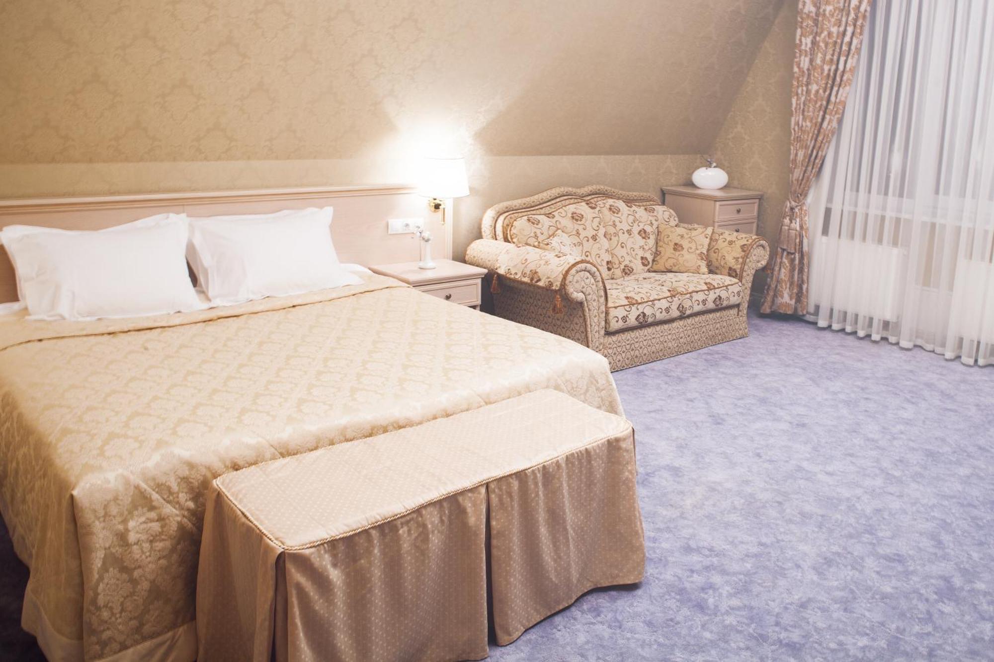 Aurora Premier Hotel Kharkiv Extérieur photo