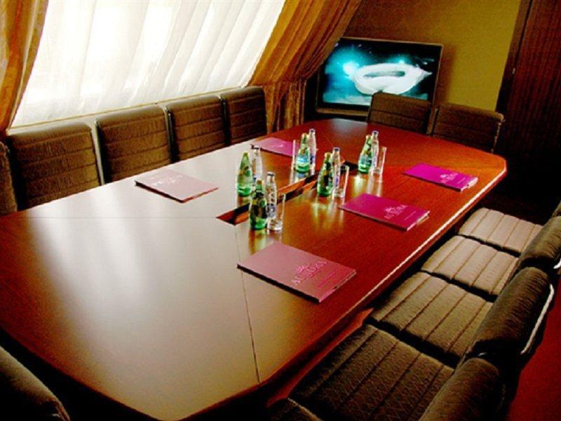 Aurora Premier Hotel Kharkiv Extérieur photo