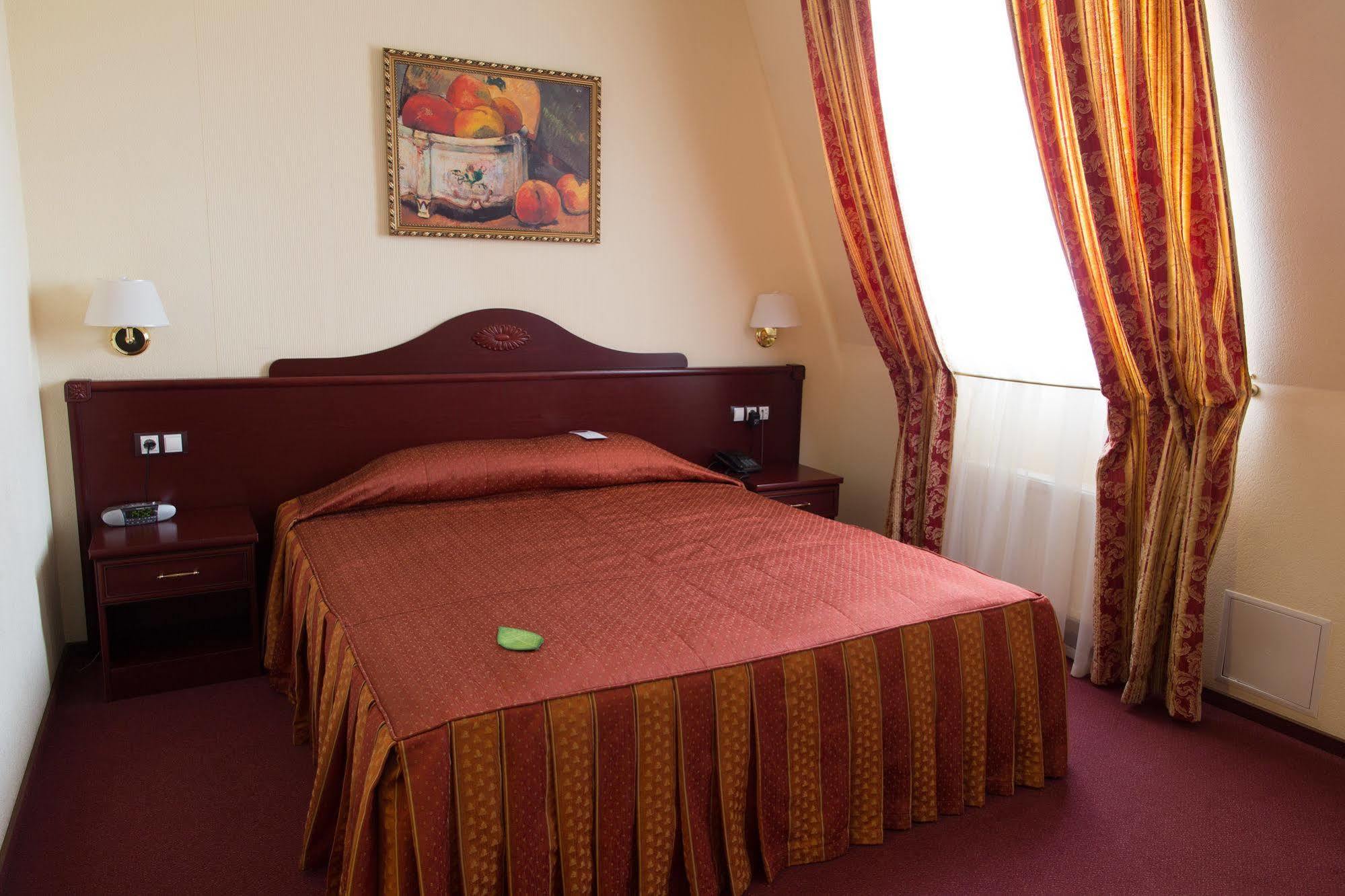Aurora Premier Hotel Kharkiv Extérieur photo
