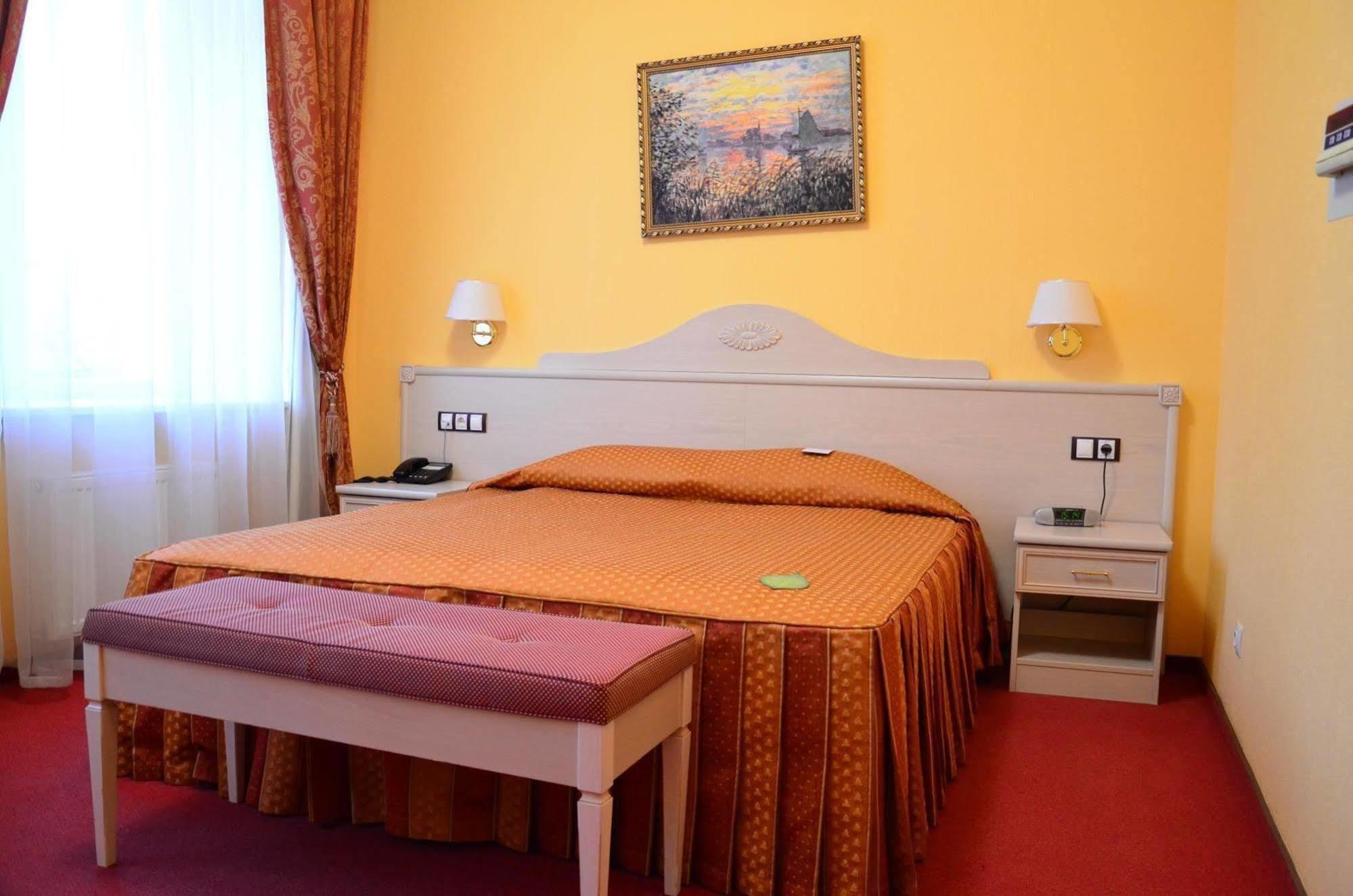 Aurora Premier Hotel Kharkiv Extérieur photo