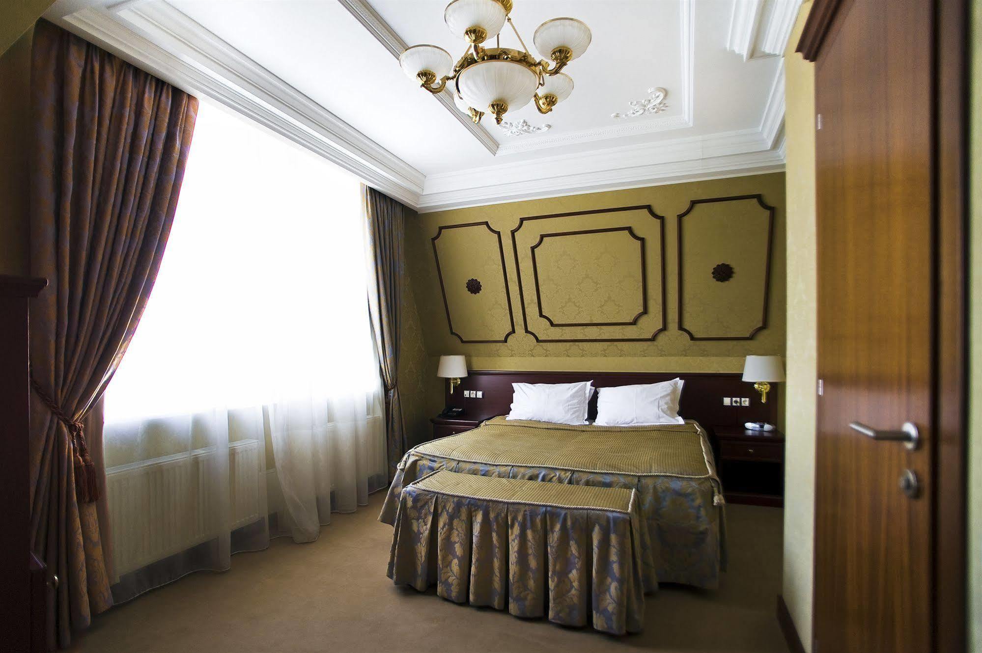 Aurora Premier Hotel Kharkiv Extérieur photo